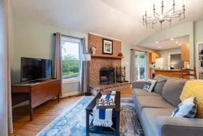 Rustic Vineyard Retreat: Wisteria Farm Charm - Image 3