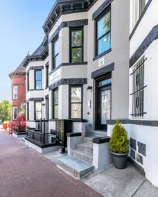 1 BR Luxury Terrace Condo - Image 5