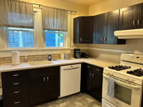 Palmetto 2 Bed Family House in Cincy near Hyde Park - Image 3