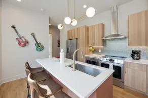 Music City Abode | Roof Lounge + Modern Design - Image 4