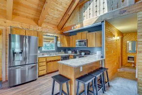 Alpine Cabin w/ Deck: 3 Mi to Luna Lake! - Image 3