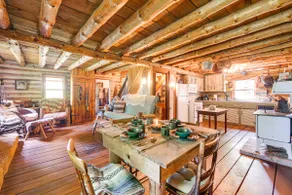 1800s Romantic Cabin! Fireplace + 3 Jacuzzi Tubs - Image 5