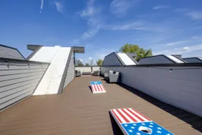 Dolly & Denim | Stylish & Roomy | Private Rooftop - Image 4