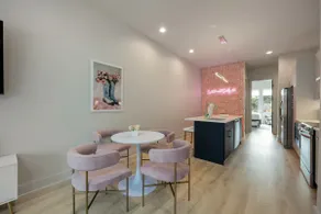 Dolly & Denim | Stylish & Roomy | Private Rooftop - Image 5