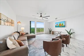 RIVER FLY IN: Coastal Penthouse, Panoramic Views - Image 2