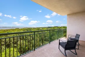 RIVER FLY IN: Coastal Penthouse, Panoramic Views - Image 3