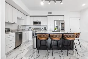RIVER FLY IN: Coastal Penthouse, Panoramic Views - Image 4