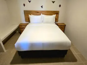 Cozy Apt in Trendy Jalatlaco Barrio with Balcony - Image 3