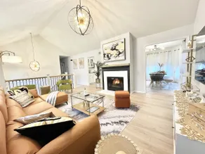 River View, walk to town,Newly renovated, Spacious - Image 2