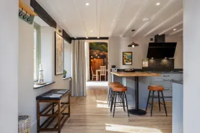 Woodpeckers - Stylish luxury property with hot tub - Image 3
