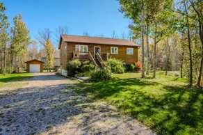 Black Bear - Cozy 4-Season Cottage w Hot Tub - Image 2