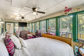Lakefront Home: Deck, Grills & Fire Pit in Karnack - Image 5