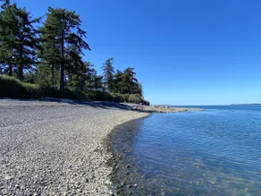 North Shore Retreat: Beach access, Tennis Court - Image 2