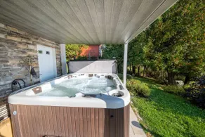 SPA - Lake - Foosball Table | Chalet le Relaxarium - Image 2