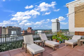 Luxe Flat w/ Heated Pool & Sauna • Gym•Heart of DT - Image 4