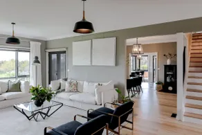 Chateau Clarence Luxurious Waterfront Retreat - Image 2