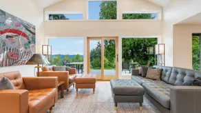 Woodinville Wine Retreat • 100+ Wineries Nearby - Image 2