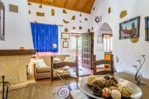 Rural House Mercedes-Solarium & Nature Views - Image 2