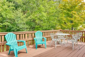 Family Home Close to Warwick, 5 Mi to Lake! - Image 2
