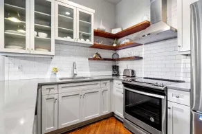 Perfect Location - King Street Condo - Image 3