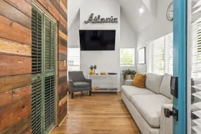Hot Tub|King Beds|Walkable|Bubbles & Brew Bungalow - Image 5
