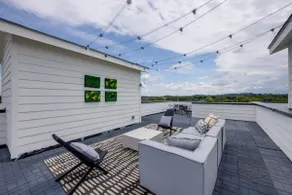 Speed of Sound #2–Rooftop Deck–Sleeps 8 - Image 5