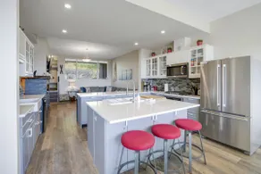 Spacious 3-Bedroom Townhome - Ski-in/Out & Hot Tub - Image 3