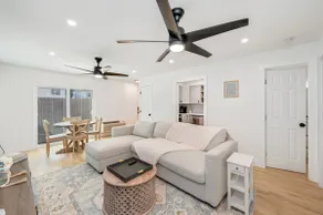 Sunny Haven: 1BR Townhome in Fort Walton - Image 2