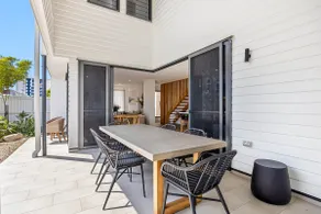 Bokarina 3-Bed Stunning Home, Steps from Beach - Image 4