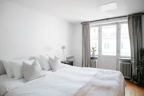 Cozy 1 bedroom apt in Norrmalm with french balcony - Image 2