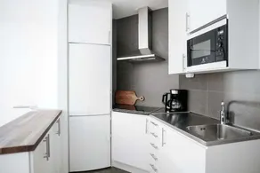 Cozy 1 bedroom apt in Norrmalm with french balcony - Image 3