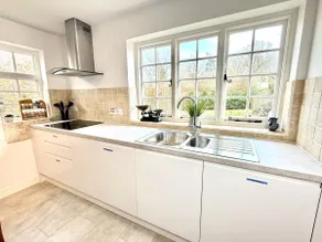 2-Bedroom Swan Cottage, Canal View, Parking,Oxford - Image 4