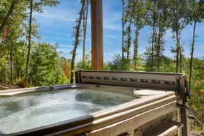 Luxury Cabin w/ Stunning Mountain Views & Hot Tub - Image 2