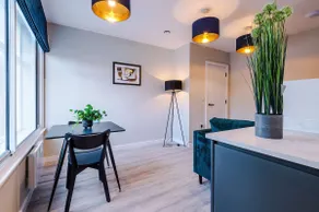 Elysee Suites - Modern 1 Bed Flat in Southport - Image 4