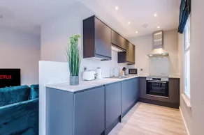 Elysee Suites - Modern 1 Bed Flat in Southport - Image 3