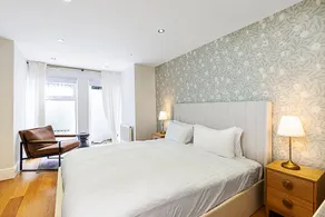 Charming Two-Bedroom Flat in West Hampstead - Image 3