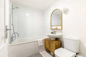 Charming Two-Bedroom Flat in West Hampstead - Image 5