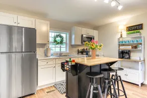 Downtown Heflin Cottage w/ Deck & Fire Pit! - Image 3