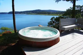 New listing! Beautiful lakefront 3 bedroom 3 bath - Image 3