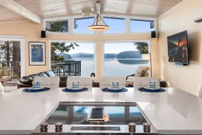 New listing! Beautiful lakefront 3 bedroom 3 bath - Image 2