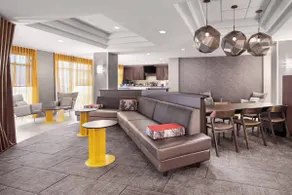 Airport Convenience & Downtown Appeal + Breakfast - Image 5