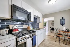 Wonderful 3br/1ba home, Walk to Uptown/ISU, Dog Fr - Image 5