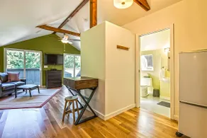 Arcadian Hideaway: Studio Loft in the Woods - Image 4