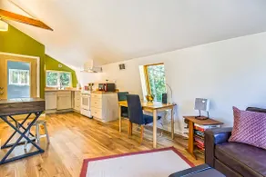 Arcadian Hideaway: Studio Loft in the Woods - Image 5