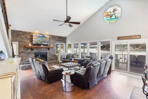 Great View, Spacious Deck, Private Dock, Gas Grill - Image 2
