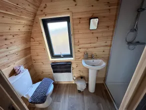 Luxury Glamping pod 6 with wood fired hot tub - Image 4