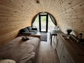 Luxury Glamping pod 6 with wood fired hot tub - Image 2