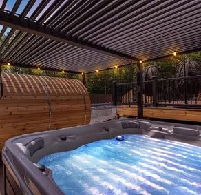 Lux Heated Pool, Pickleball, Hot Tub Sauna, Arcade - Image 5