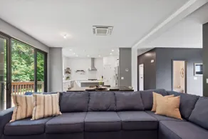 Chemainus riverside home- Trampoline + fire pit - Image 3