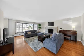 Bright & Spacious 2BR Home in Niles, IL - Ideal fo - Image 2